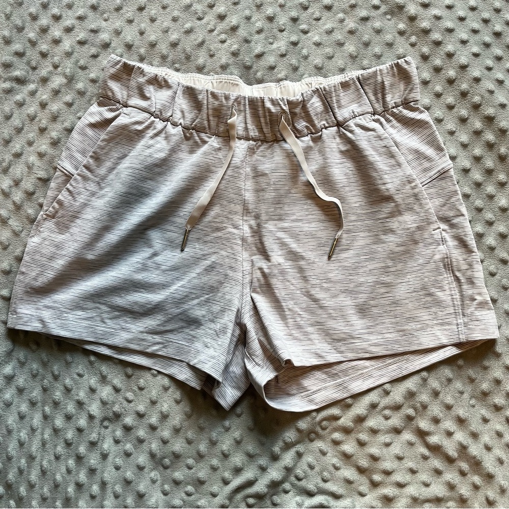 lululemon athletica Light Heather Gray On the Fly Athletic Shorts
